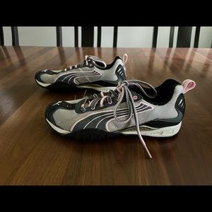 Puma Sneakers Black and Pink Size 8
